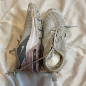 nike air maxes
